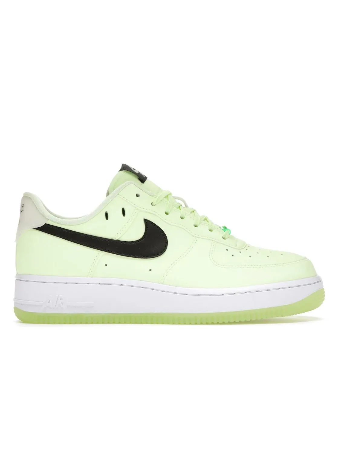 Женские кроссовки с эффектом свечения в темноте Nike Air Force 1 Low '07 — изображение 1 из 4, черный-черный-белый