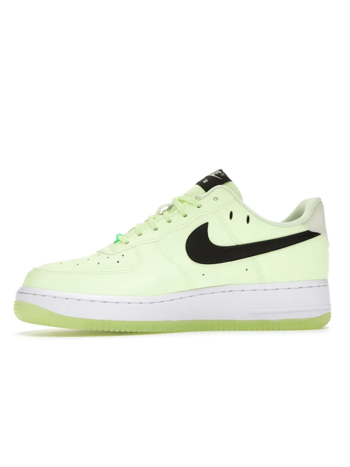 Женские кроссовки с эффектом свечения в темноте Nike Air Force 1 Low '07 — изображение 3 из 4, черный-черный-белый