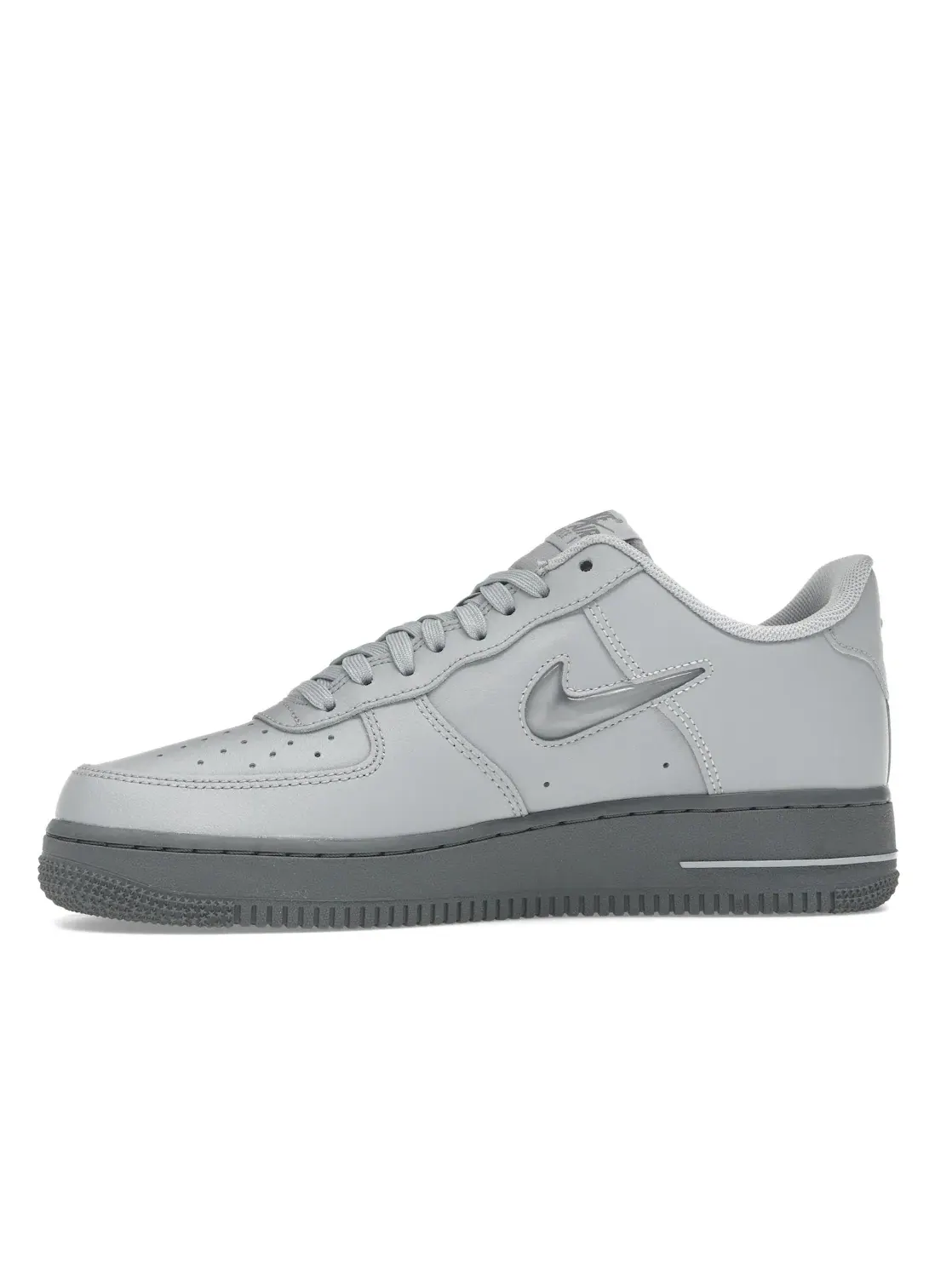 Мужские кроссовки Lifestyle Nike Air Force 1 Low '07 — изображение 3 из 4, серый/серый/серый