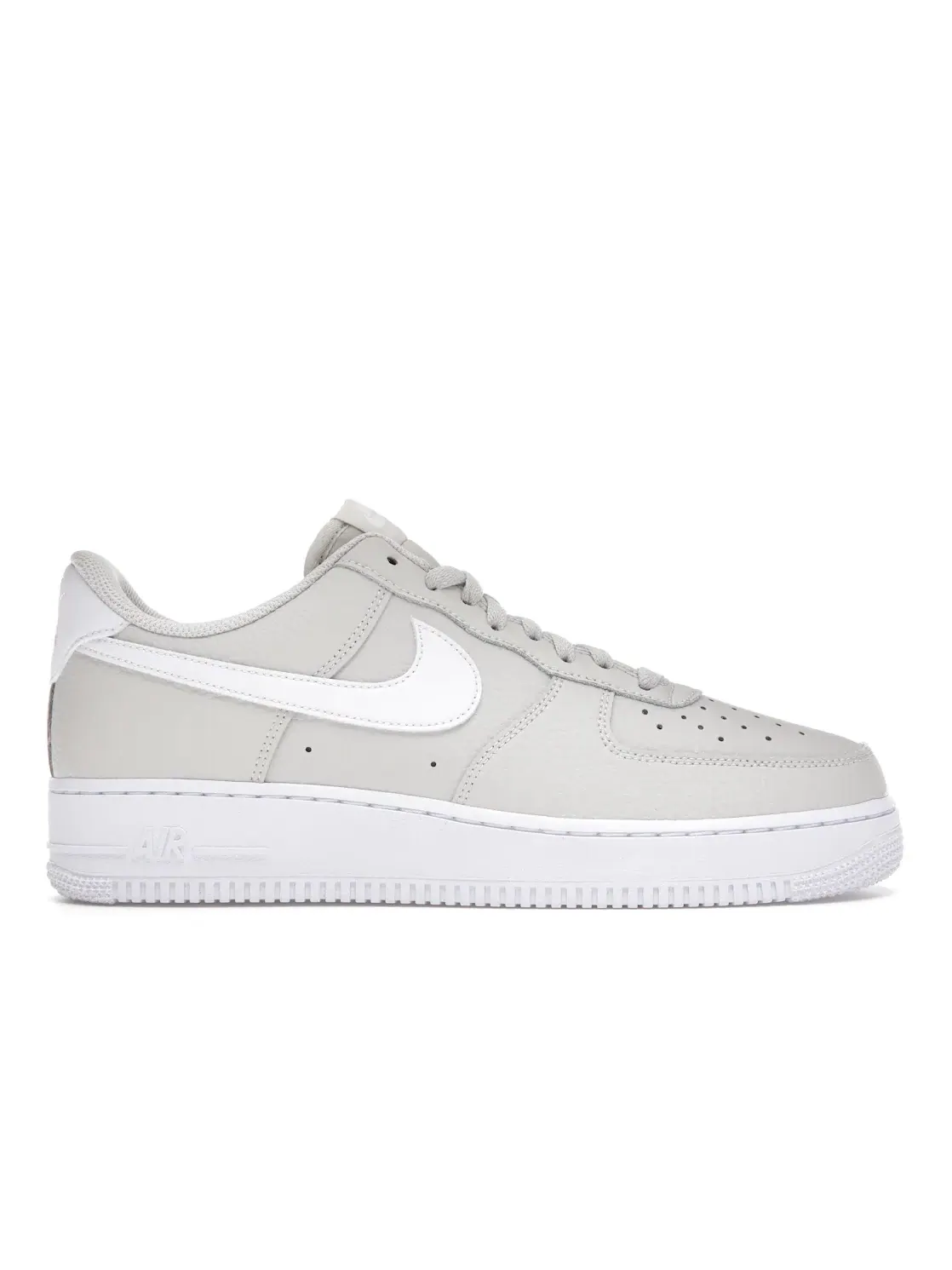 Мужские кроссовки с гладкой кожи Nike Air Force 1 Low '07 — изображение 1 из 4, светлый белый