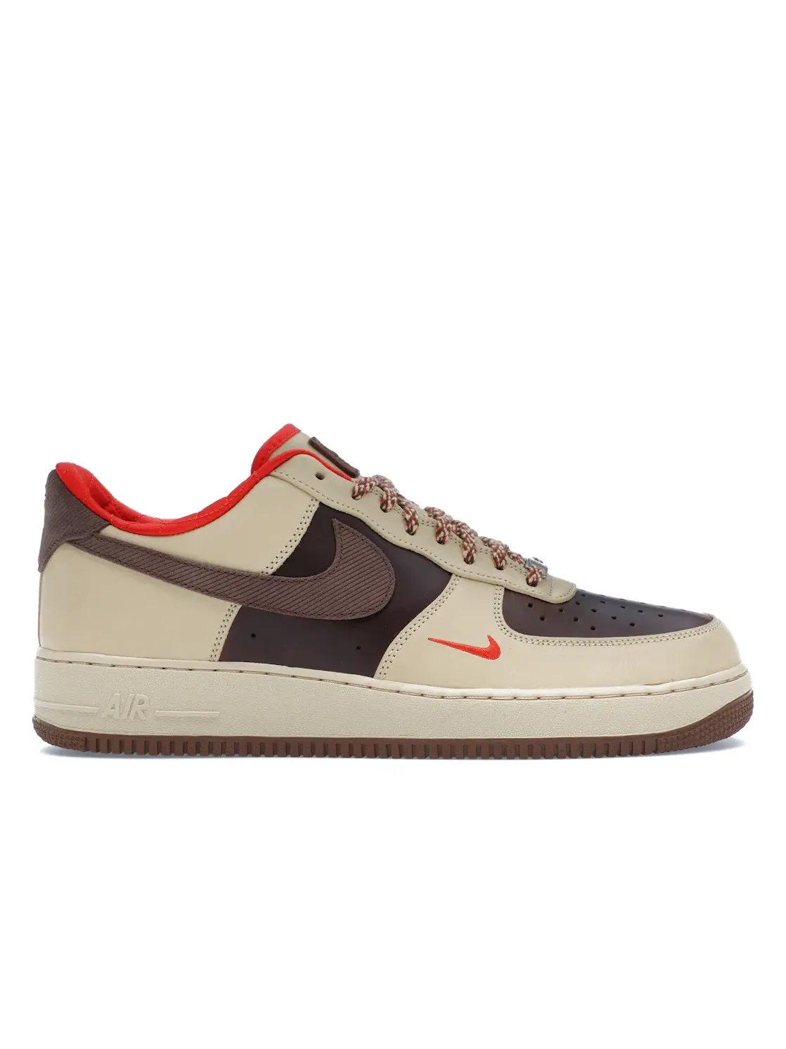 Мужские кроссовки с текстурным верхом Nike Air Force 1 Low '07 — изображение 1 из 4, светлый бежевый//красный