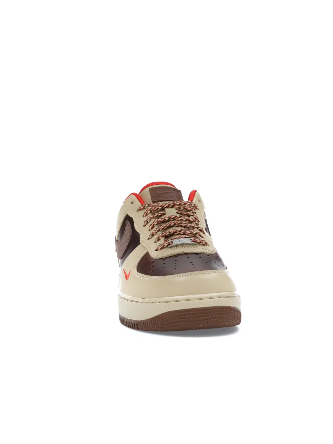 Мужские кроссовки с текстурным верхом Nike Air Force 1 Low '07 — изображение 2 из 4, светлый бежевый//красный