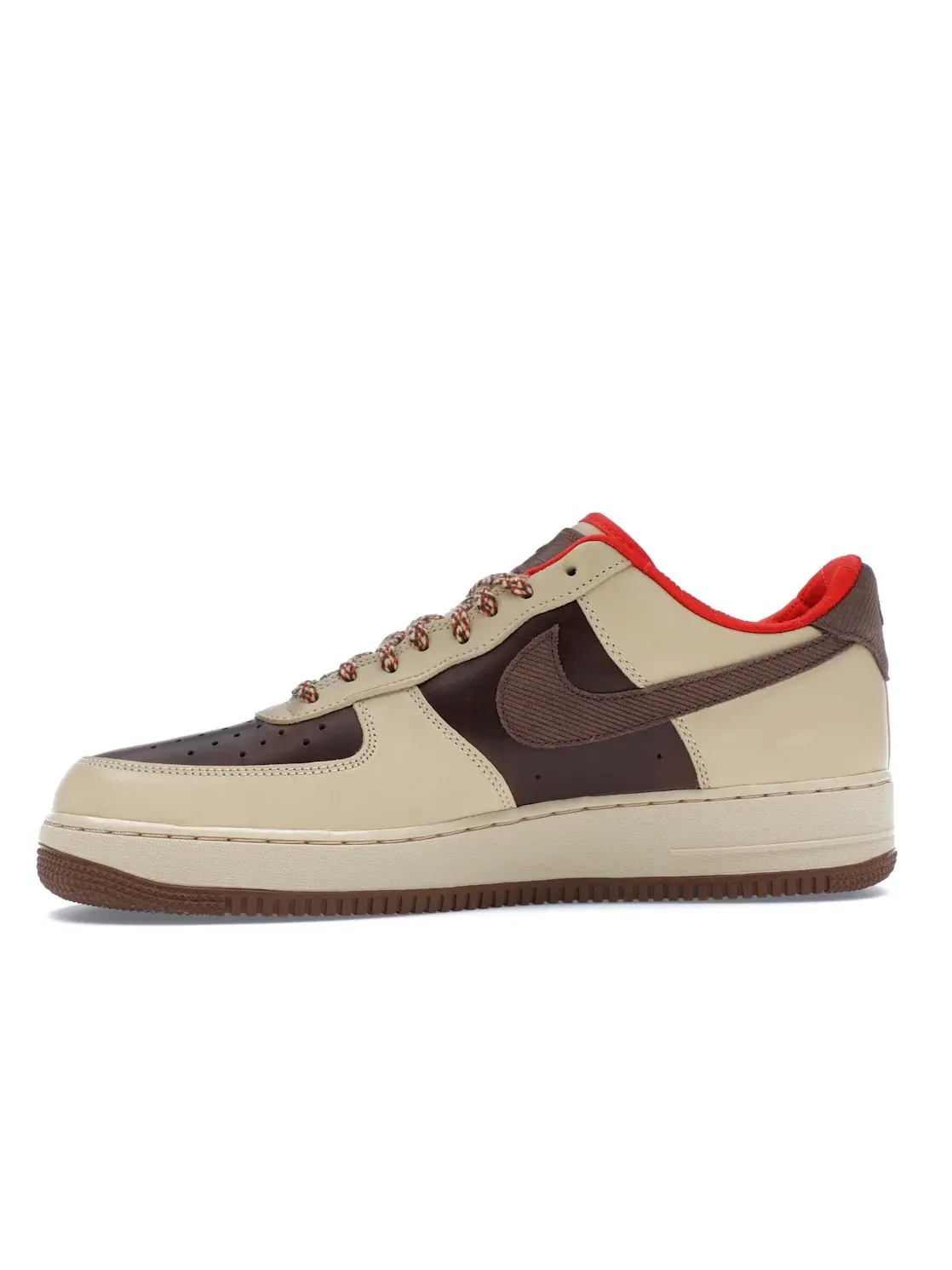 Мужские кроссовки с текстурным верхом Nike Air Force 1 Low '07 — изображение 3 из 4, светлый бежевый//красный