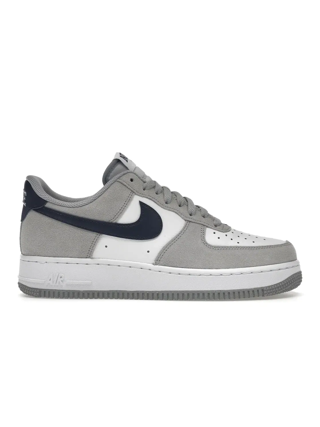 Мужские кроссовки Lifestyle Nike Air Force 1 Low '07 — изображение 1 из 4