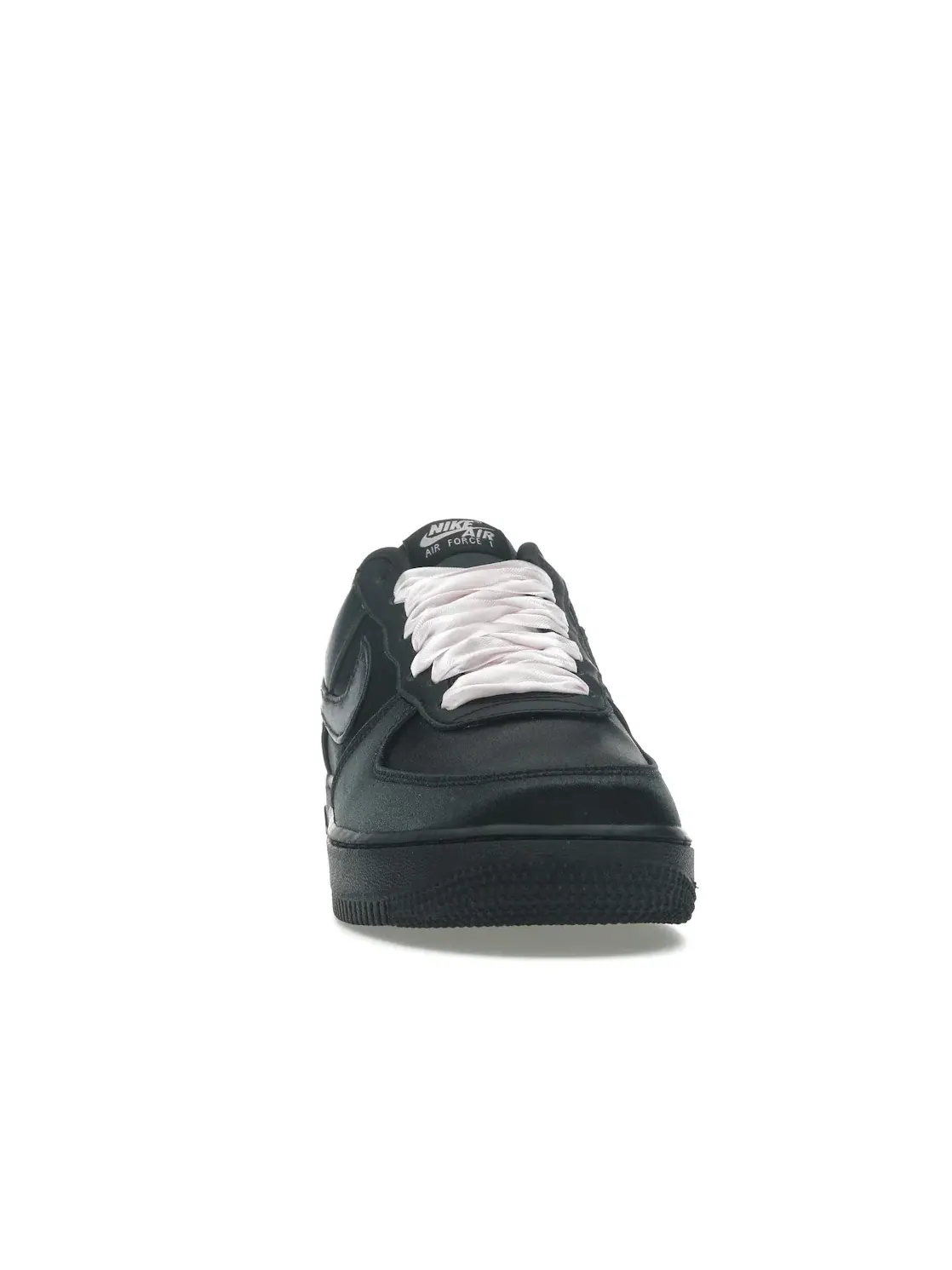 Женские кроссовки Lifestyle с сатиновыми элементами Nike Air Force 1 Low '07 LV8 — изображение 2 из 4, черный/черный/розовый