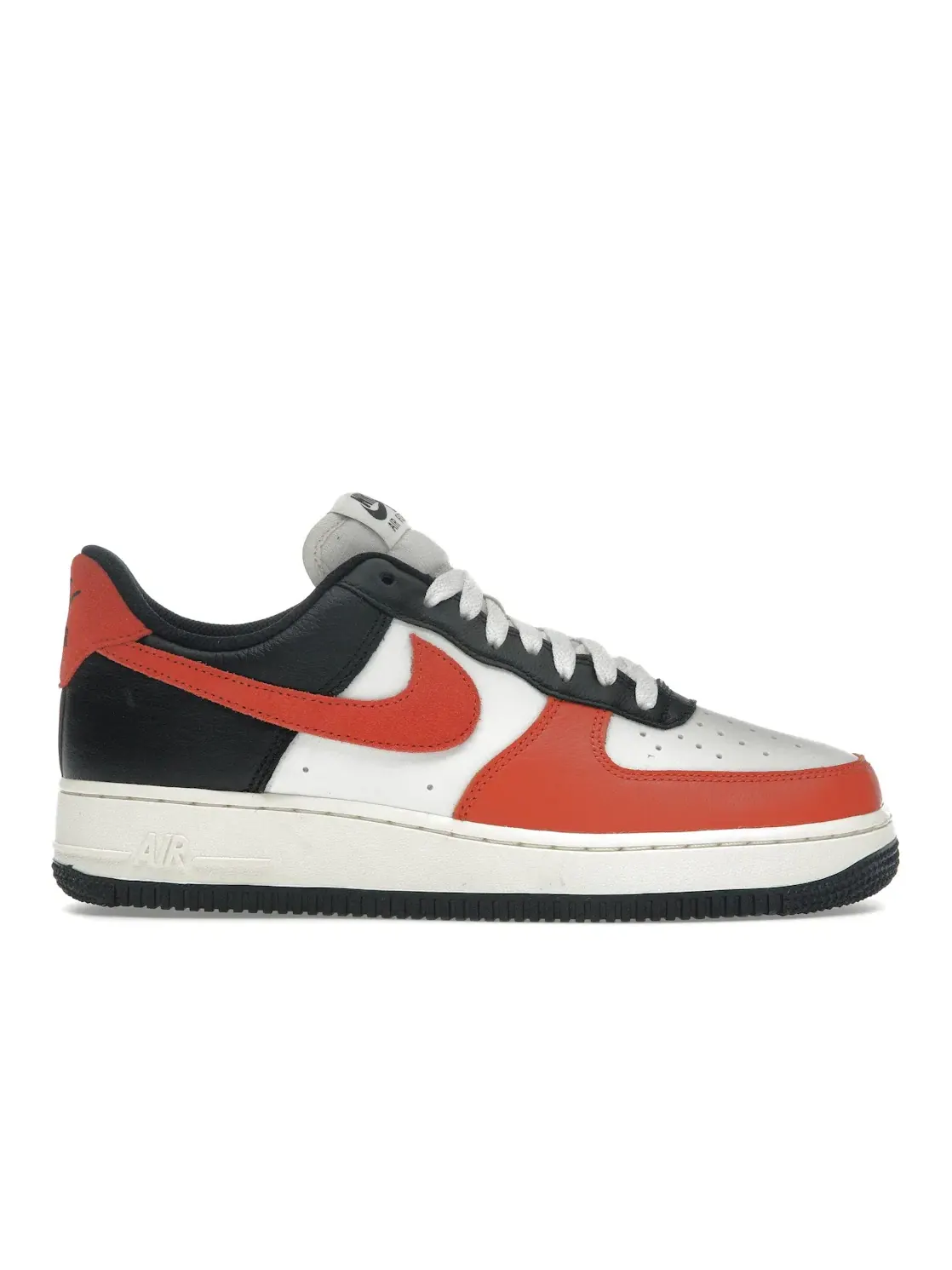 Мужские кроссовки с кожаным верхом Nike Air Force 1 Low '07 LV8 — изображение 1 из 4