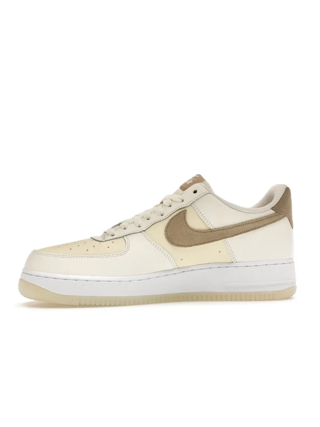 Мужские кроссовки с перфорированным носком Nike Air Force 1 Low '07 LV8 Nike — изображение 3 из 4, хаки//белый