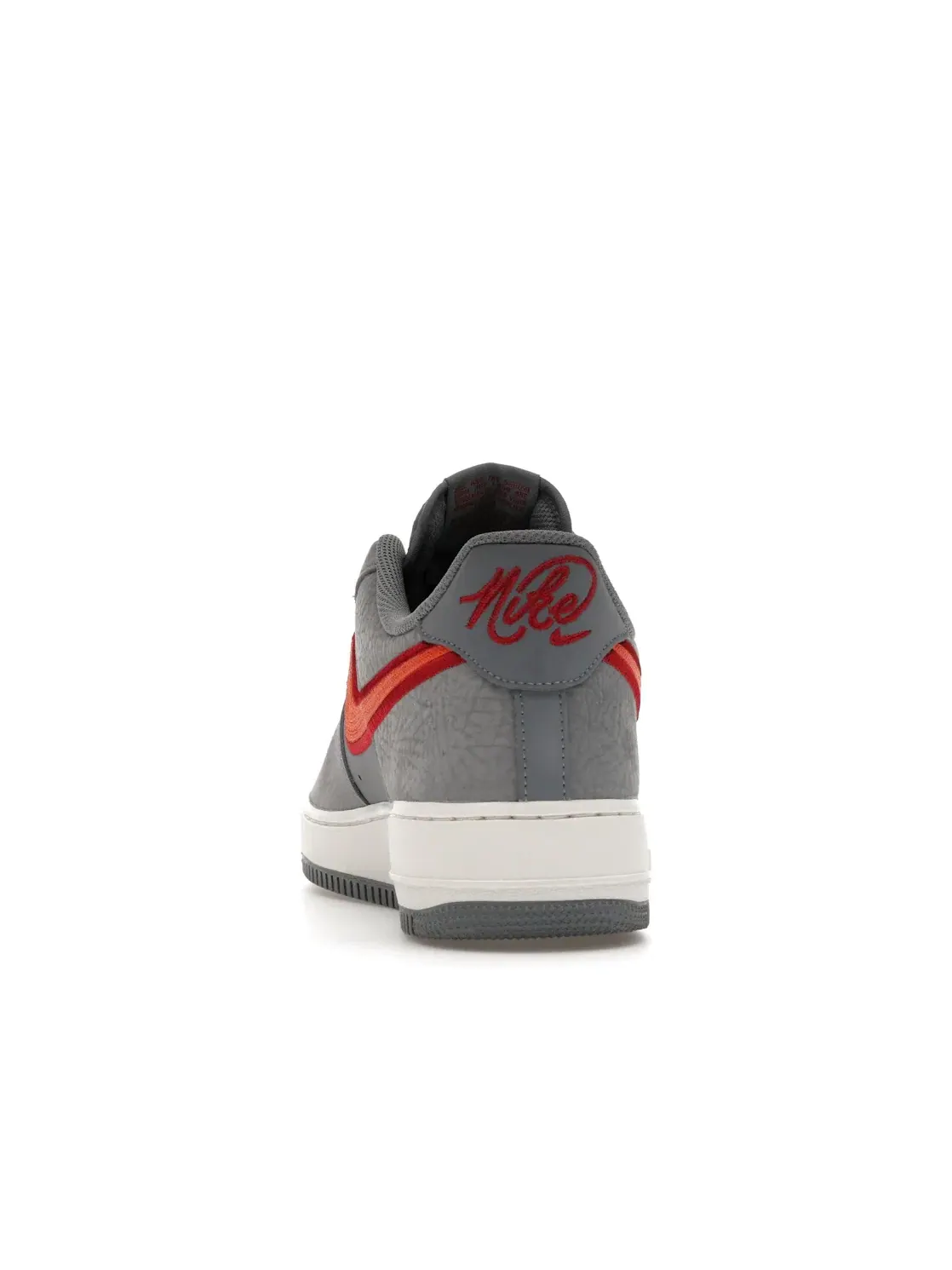 Мужские кроссовки Nike Air Force 1 Low '07 LV8 — изображение 4 из 4, серый//белый