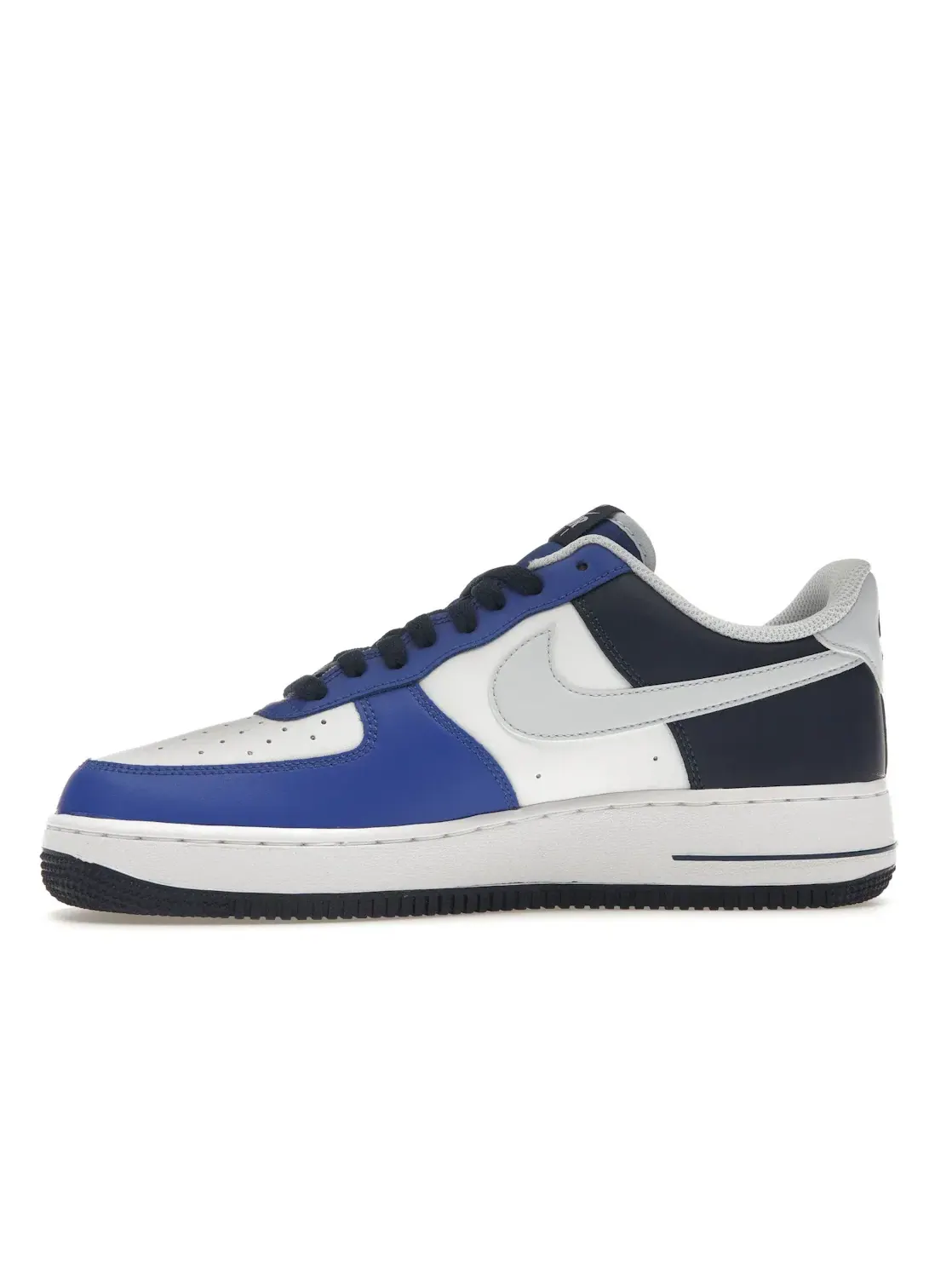 Мужские кроссовки кожаные Nike Air Force 1 Low '07 LV8 — изображение 3 из 4, белый/серый//темно-синий