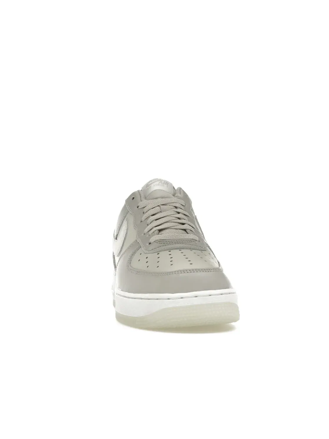 Мужские кроссовки Lifestyle Nike Air Force 1 Low '07 LV8 — изображение 2 из 4, светлый/светлый/белый