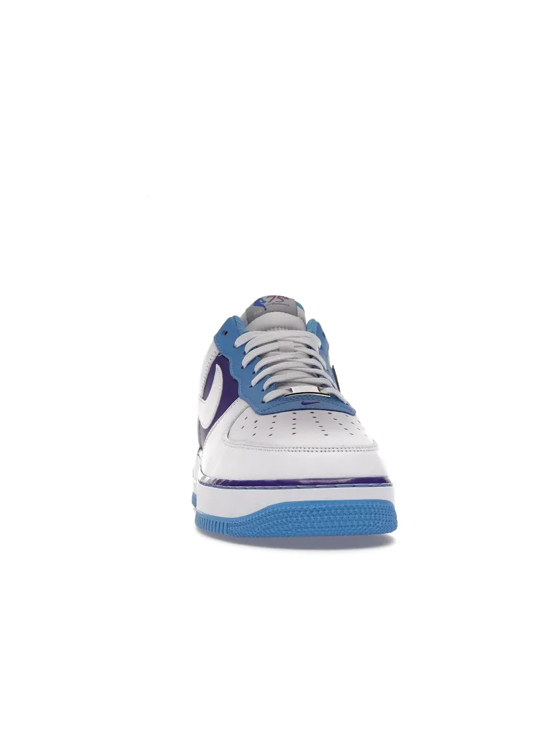 Мужские кроссовки Nike Air Force 1 Low '07 LV8 NBA 75th Anniversary Lakers — изображение 2 из 4, белый//фиолетовый/белый