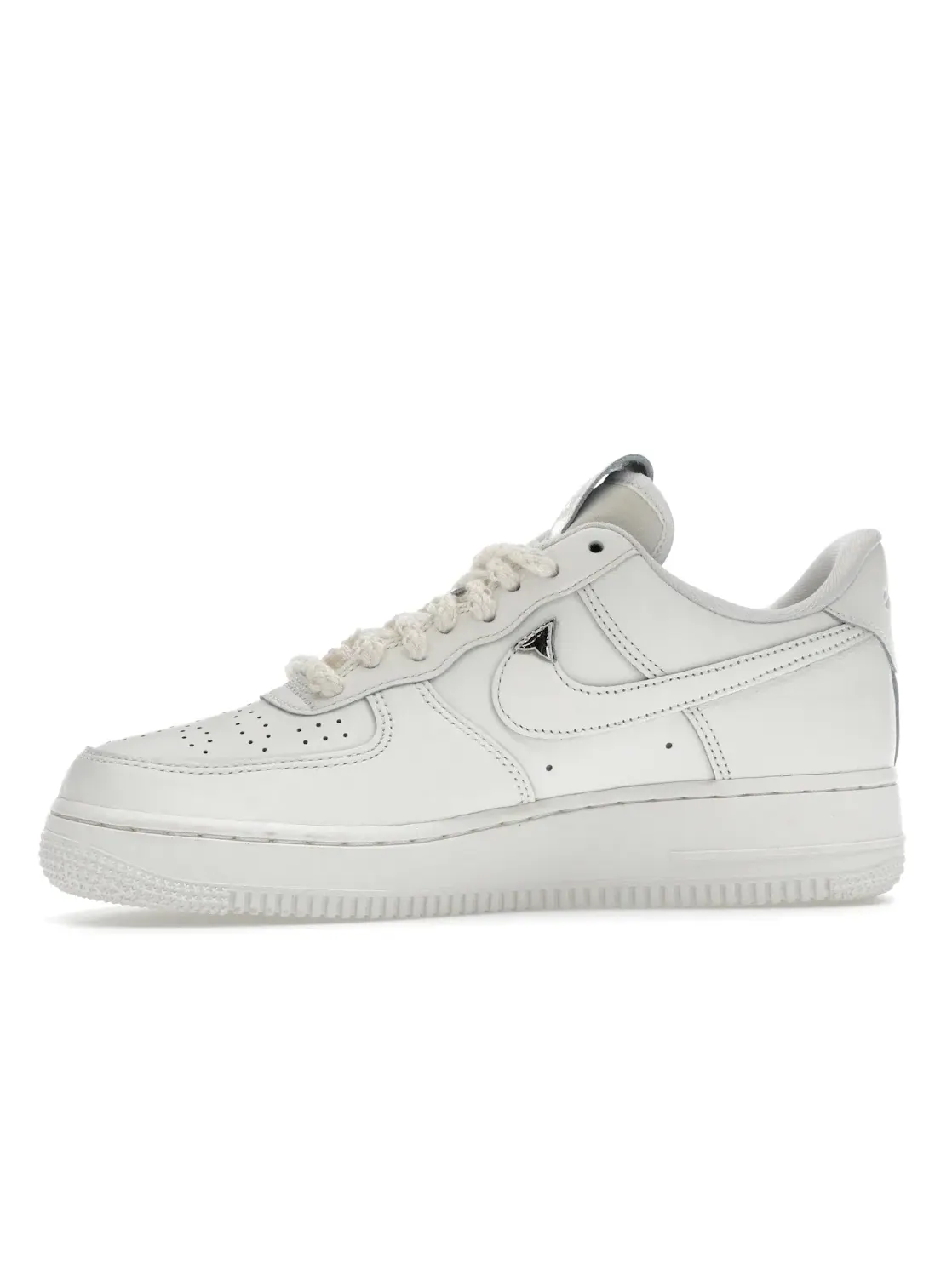 Женские кроссовки Nike Air Force 1 Low '07 LV8 — изображение 3 из 4, металлик серебристый