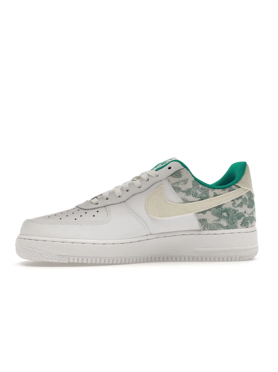 Мужские кроссовки Lifestyle Nike Air Force 1 Low '07 LV8 — изображение 3 из 4, белый/зеленый