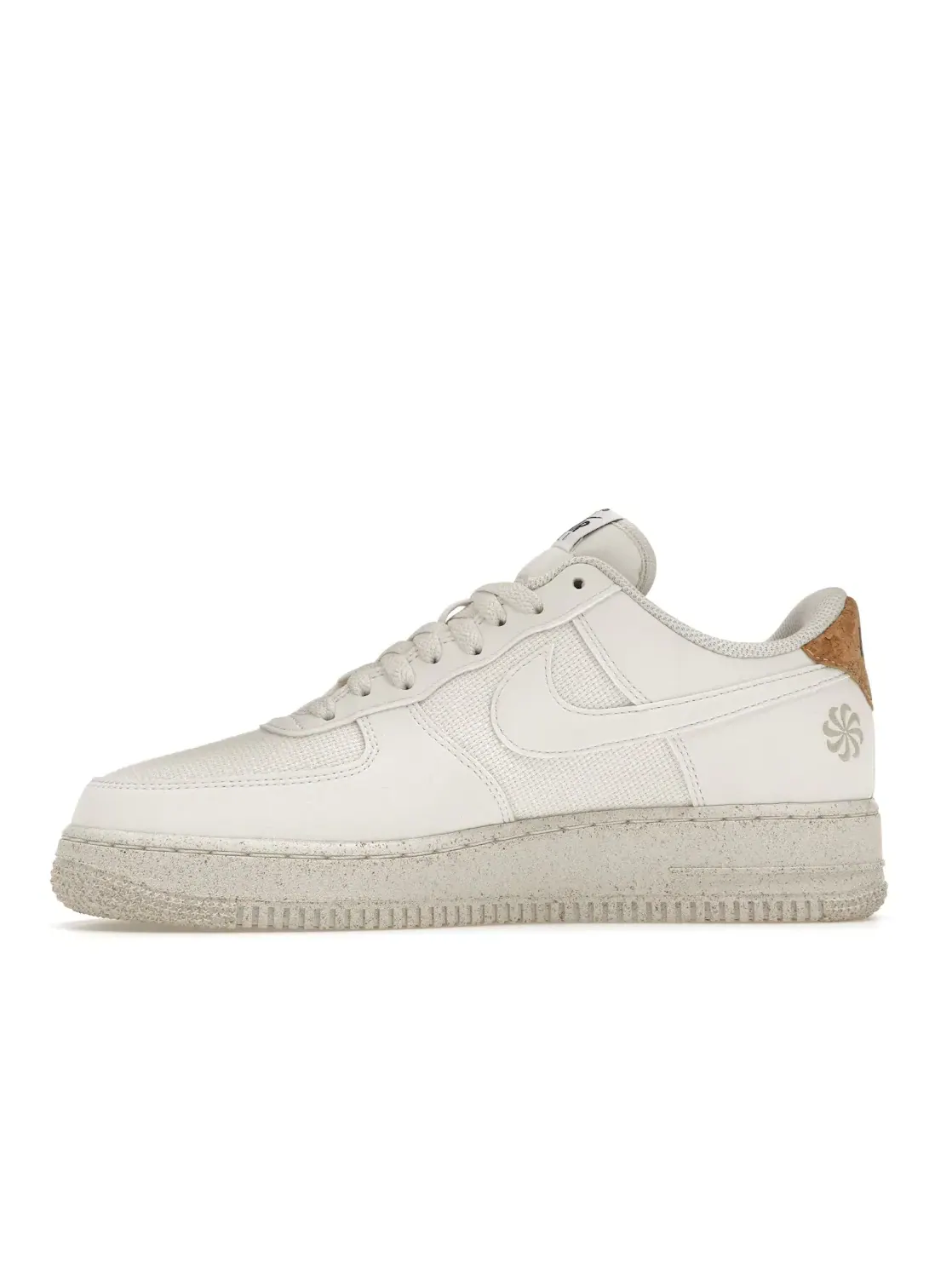 Мужские кроссовки для повседневной носки Nike Air Force 1 Low '07 LV8 Next Nature Cork — изображение 3 из 4, черный