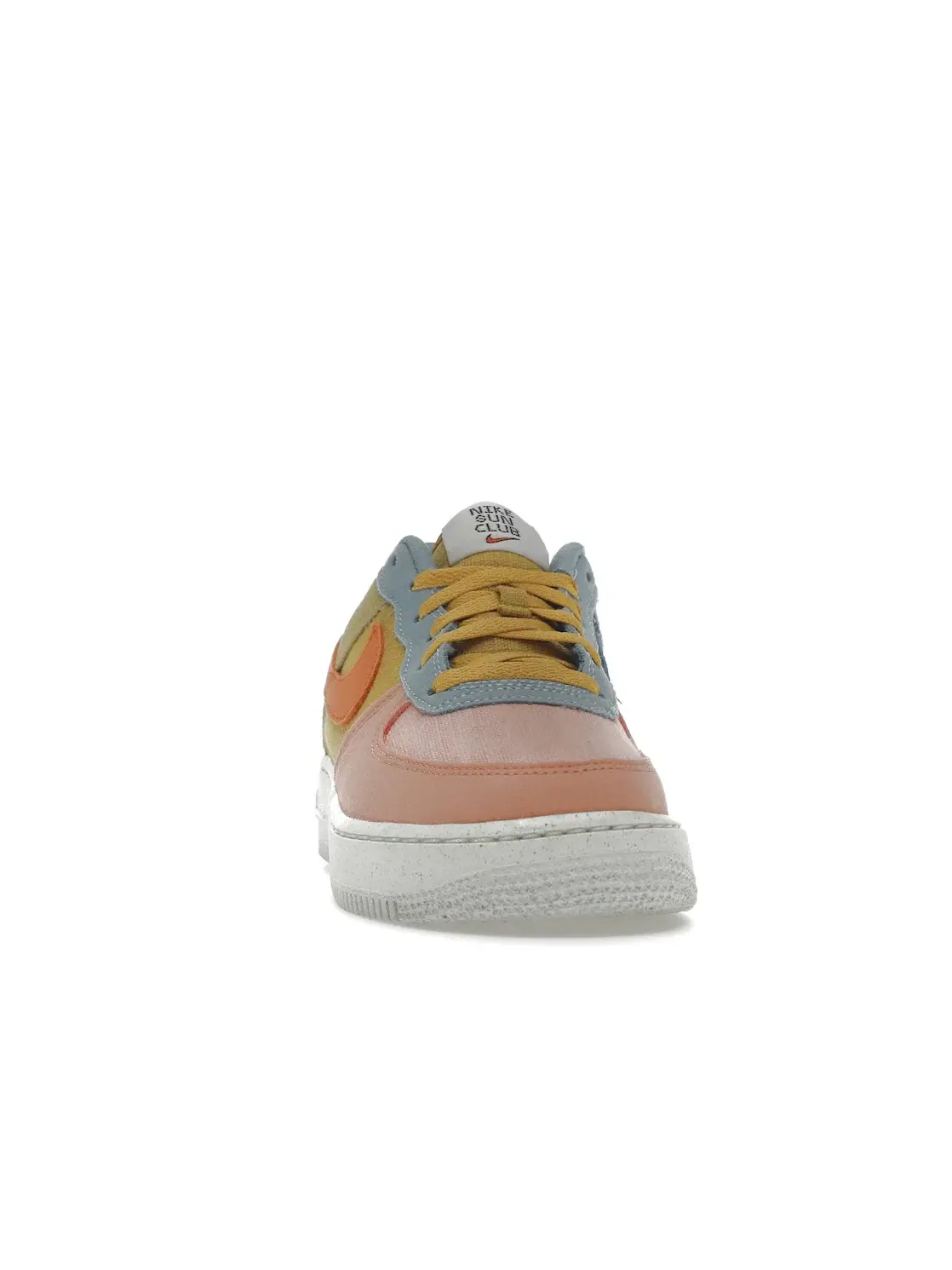 Детские кроссовки Lifestyle с переработанных материалов Nike Air Force 1 Low '07 LV8 — изображение 2 из 4