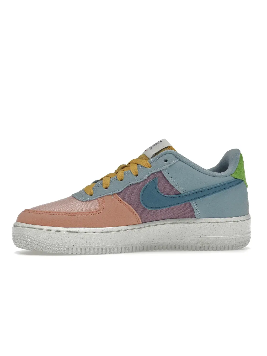 Детские кроссовки Lifestyle с переработанных материалов Nike Air Force 1 Low '07 LV8 — изображение 3 из 4