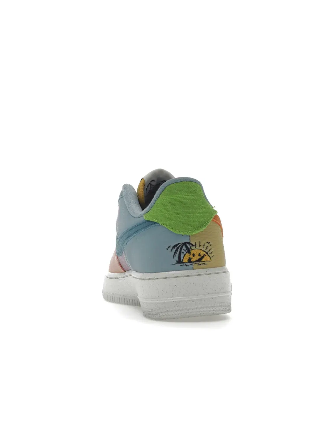 Детские кроссовки Lifestyle с переработанных материалов Nike Air Force 1 Low '07 LV8 — изображение 4 из 4