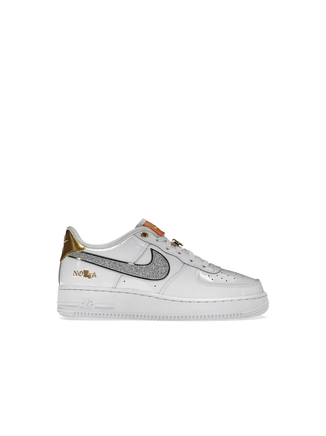 Детские кроссовки Lifestyle с блестящим покрытием Nike Air Force 1 Low '07 LV8 — изображение 1 из 4