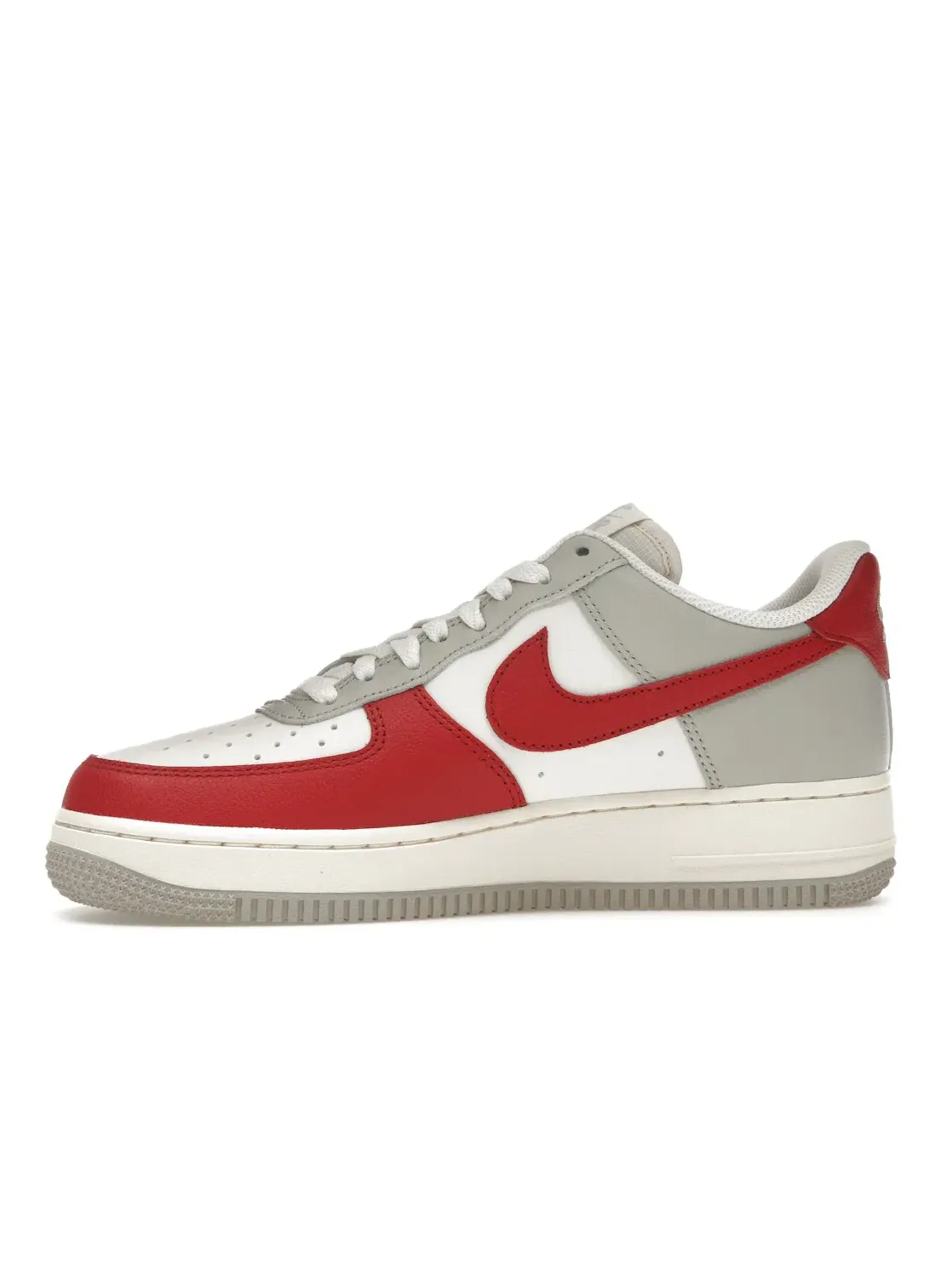 Мужские кроссовки Lifestyle Nike Air Force 1 Low '07 LV8 — изображение 3 из 4