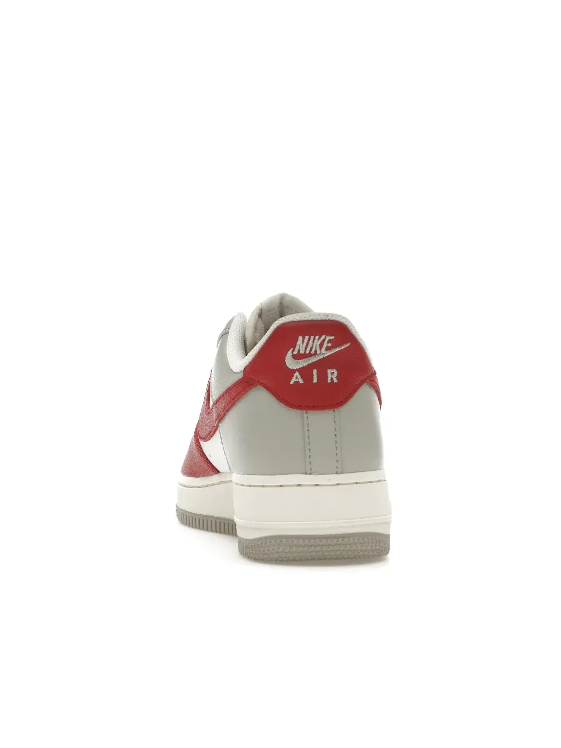 Мужские кроссовки Lifestyle Nike Air Force 1 Low '07 LV8 — изображение 4 из 4