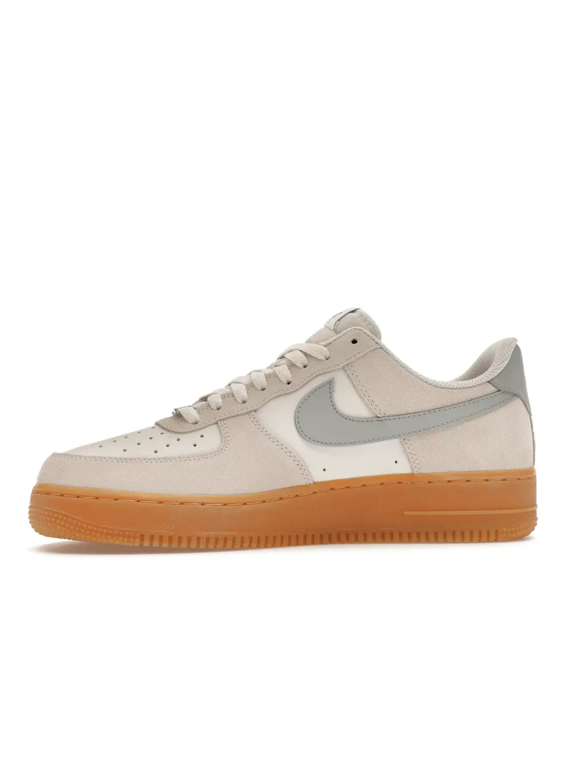 Мужские кроссовки Lifestyle с замшевыми вставками Nike Air Force 1 Low '07 LV8 — изображение 3 из 4