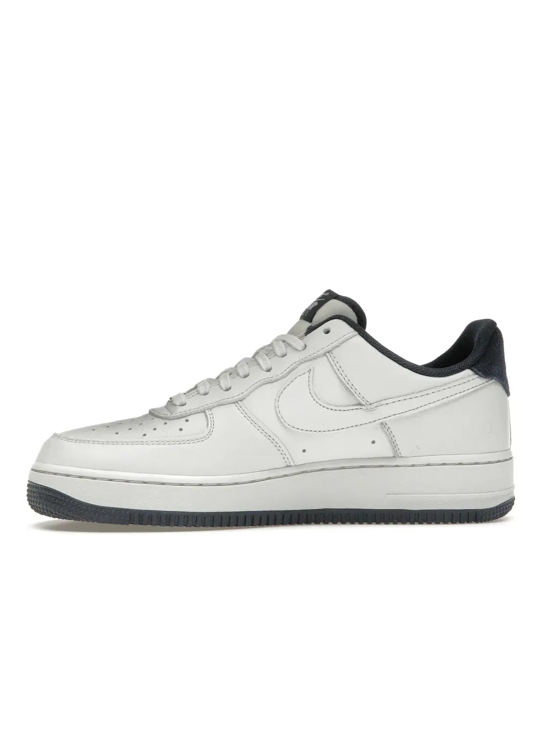 Мужские кроссовки lifestyle Nike Air Force 1 Low '07 LV8, Photon Dust/Photon Dust/Obsidian — изображение 3 из 4