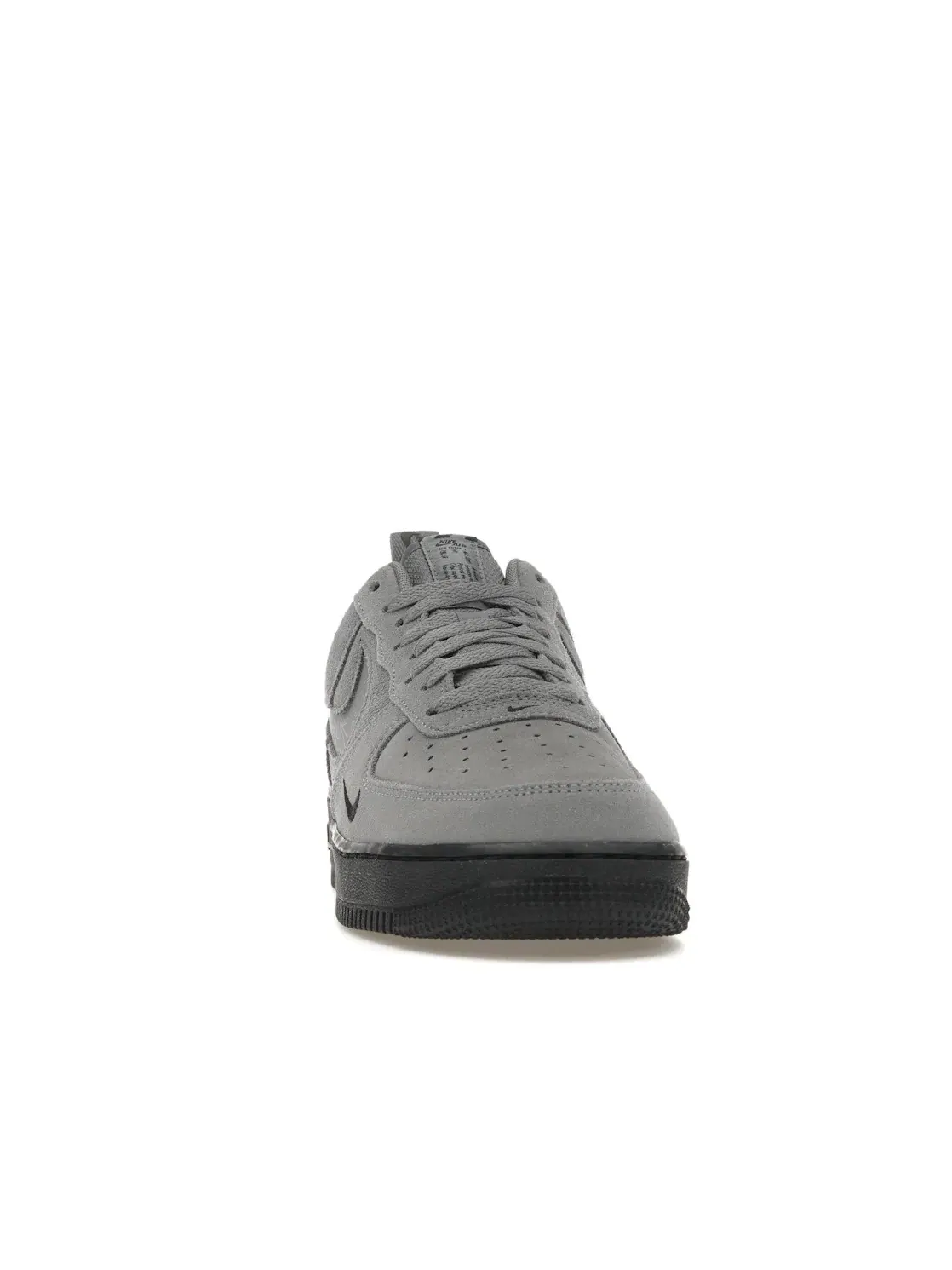 Мужские кроссовки с отражающим элементом Nike Air Force 1 Low '07 LV8 — изображение 2 из 4, серый/черный/серый