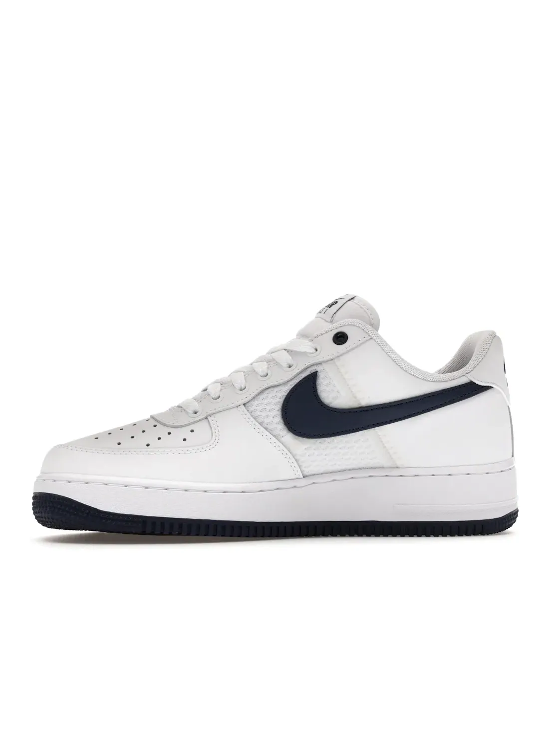 Мужские кроссовки с сетчатыми вставками Nike Air Force 1 Low '07 LV8 SE — изображение 3 из 4, белый//темно-синий