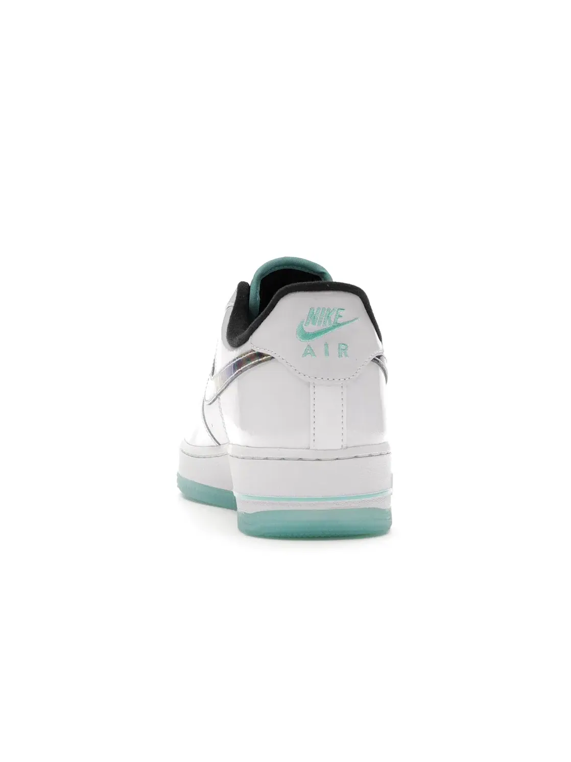 Мужские кроссовки с перфорацией Nike Air Force 1 Low '07 LV8 — изображение 4 из 4, белый