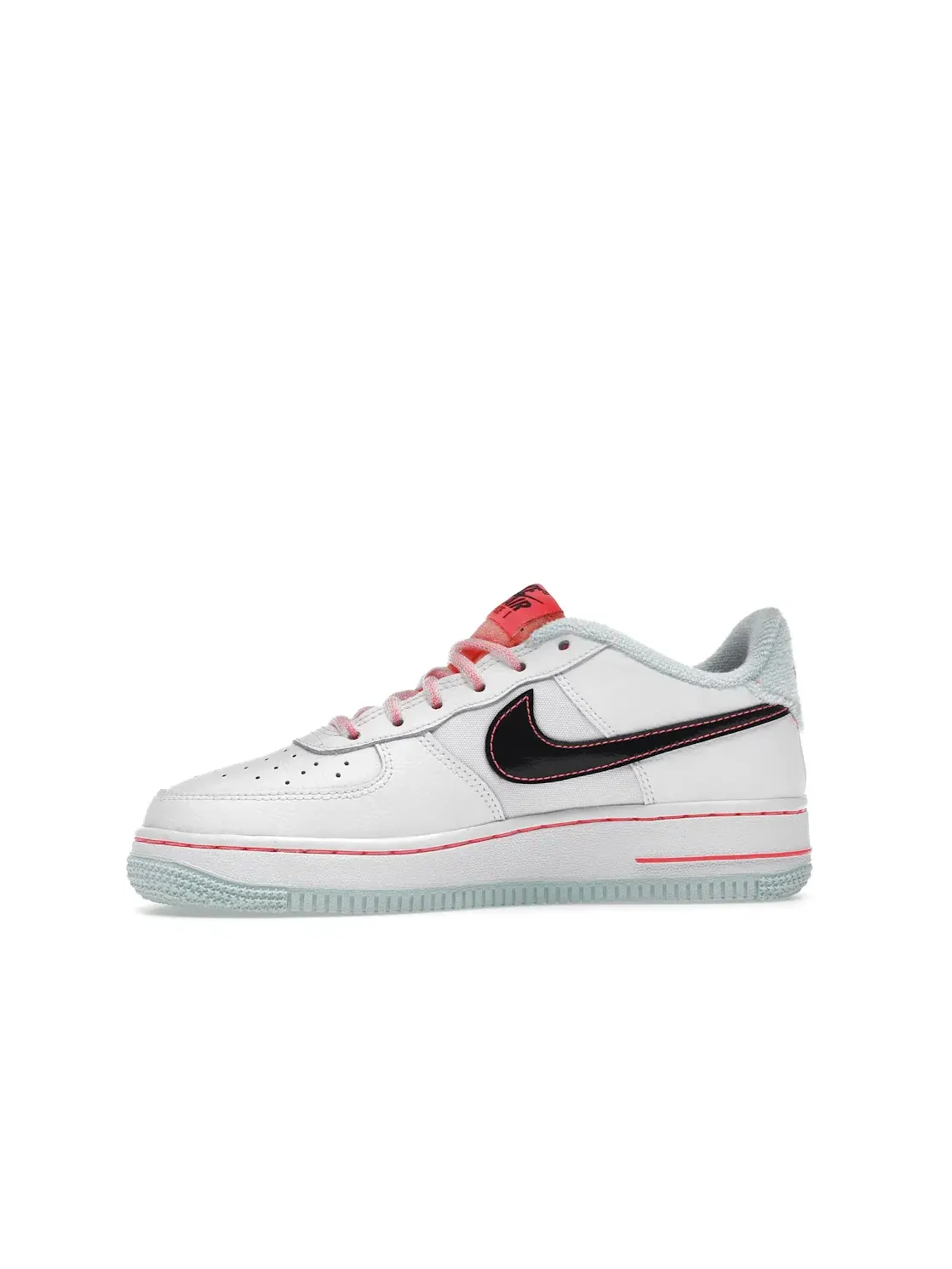 Детские кроссовки Lifestyle Nike Air Force 1 Low 07 LV8 — изображение 3 из 4, белый//розовый/черный