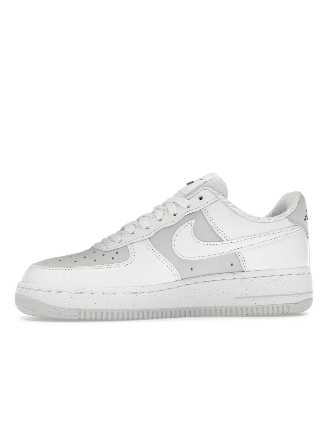 Женские кроссовки с перфорацией Nike Air Force 1 Low '07 LX Nike — изображение 3 из 4