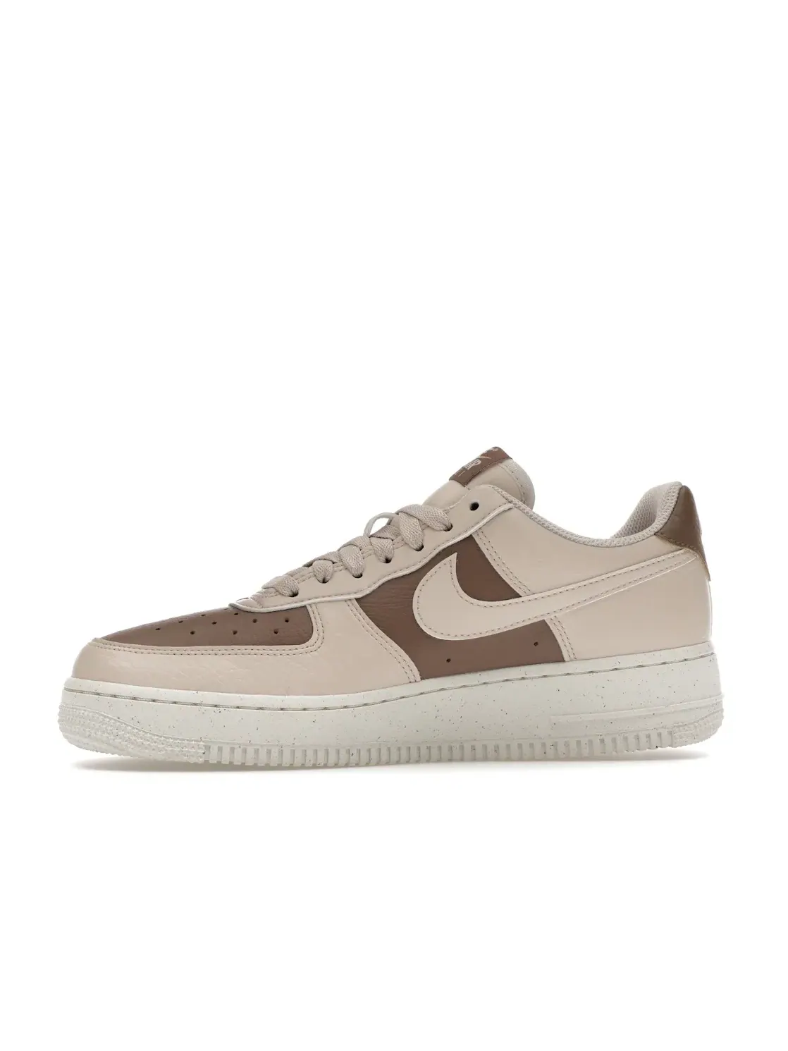 Женские кроссовки Lifestyle Nike Air Force 1 Low '07 — изображение 3 из 4