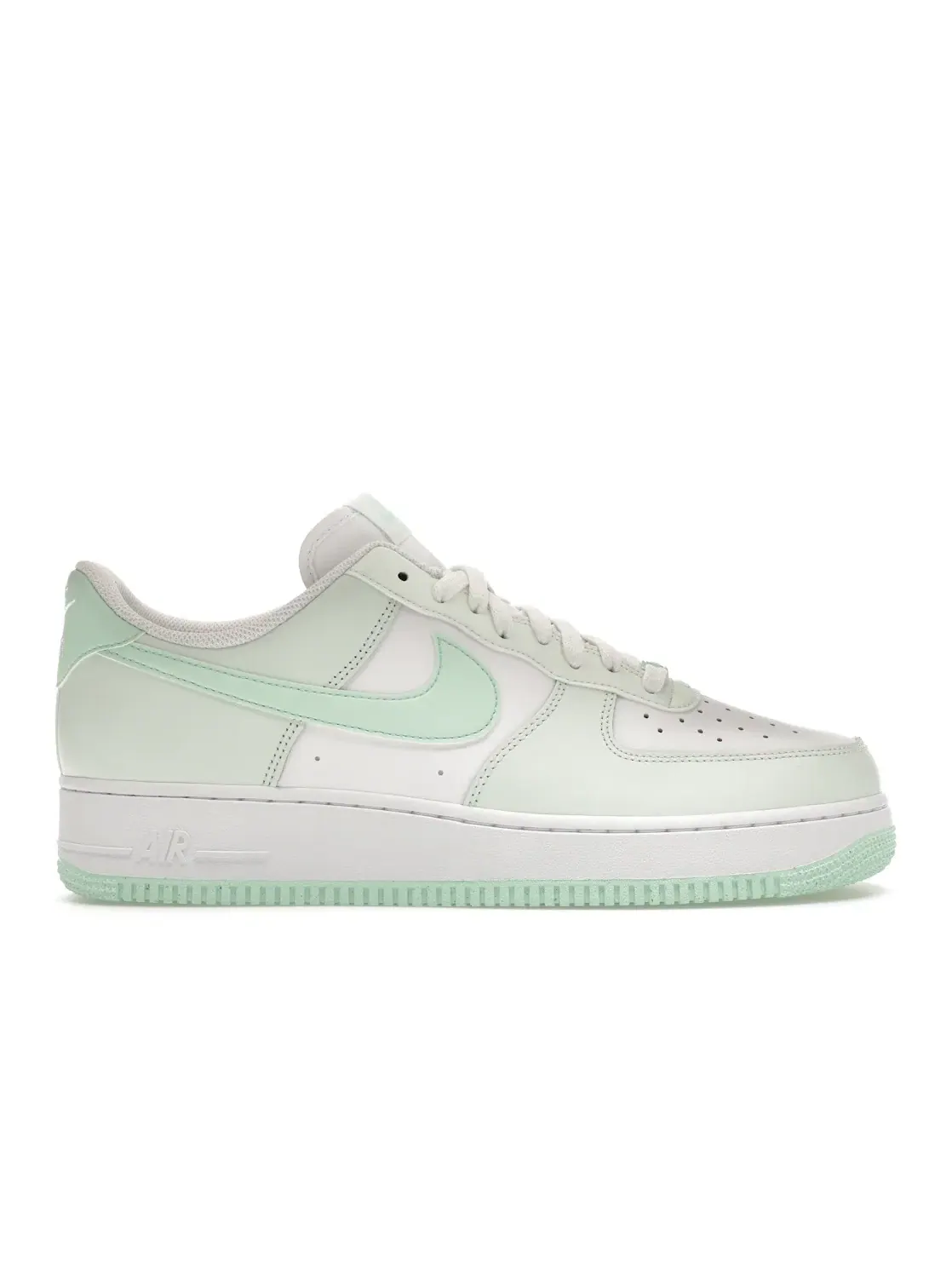 Мужские кроссовки с замшевой отделкой Nike Air Force 1 Low '07 — изображение 1 из 4, зеленый//белый