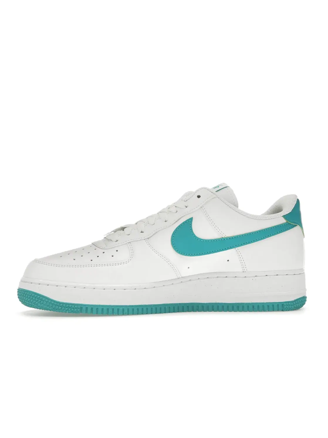 Женские кроссовки с низким верхом Nike Air Force 1 Low '07 Next Nature Nike — изображение 3 из 4, белый/белый
