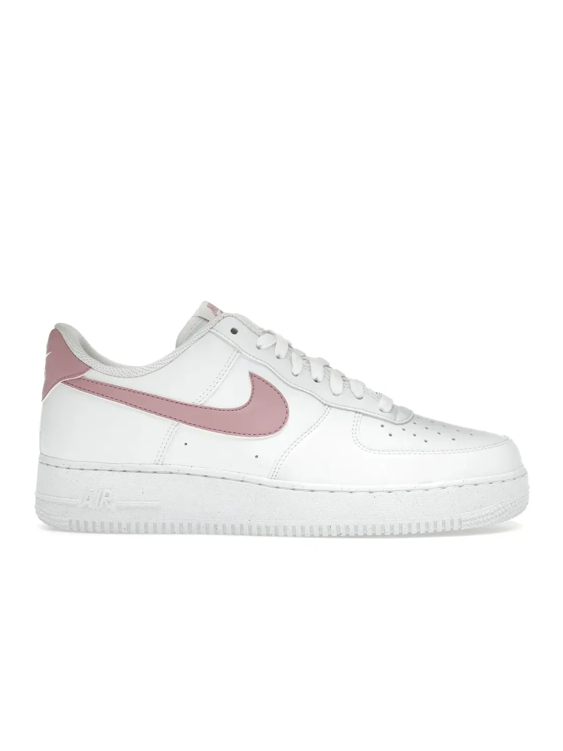 Женские кроссовки Lifestyle Nike Air Force 1 Low '07 Next Nature — изображение 1 из 4, белый/розовый