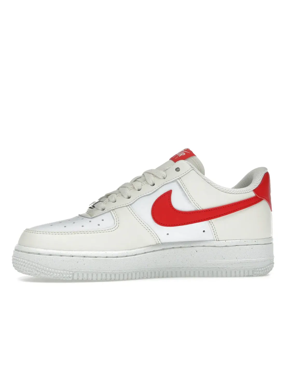 Женские кроссовки Lifestyle Nike Air Force 1 Low '07 — изображение 3 из 4