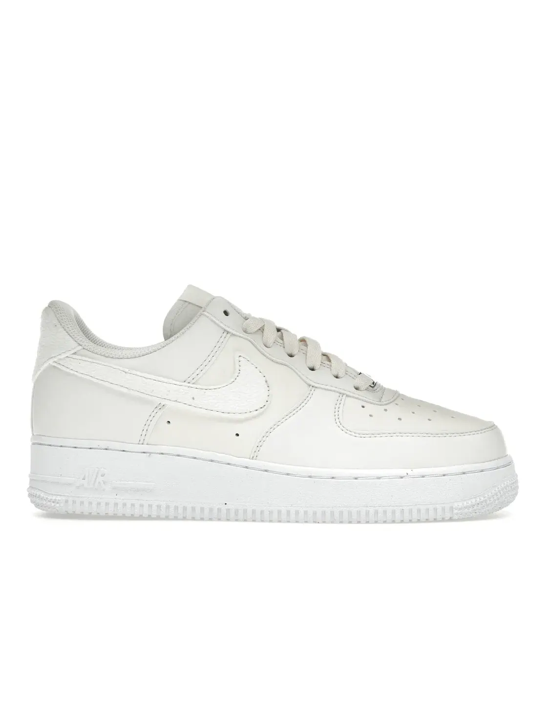 Женские кроссовки Nike Air Force 1 Low '07 Next Nature — изображение 1 из 4, белый
