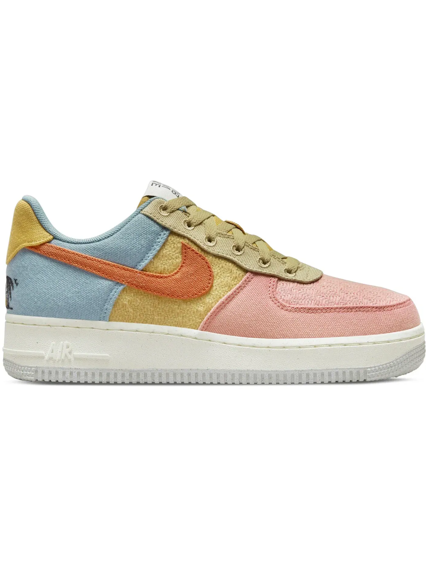 Женские кроссовки Nike Air Force 1 Low '07 Next Nature — изображение 1 из 1, золотистый//светлый