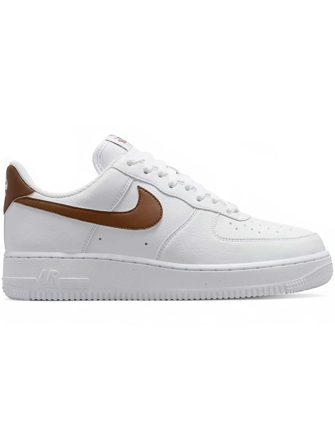 Женские кроссовки Lifestyle Nike Air Force 1 Low '07 Next Nature — изображение 1 из 1, белый коричневый