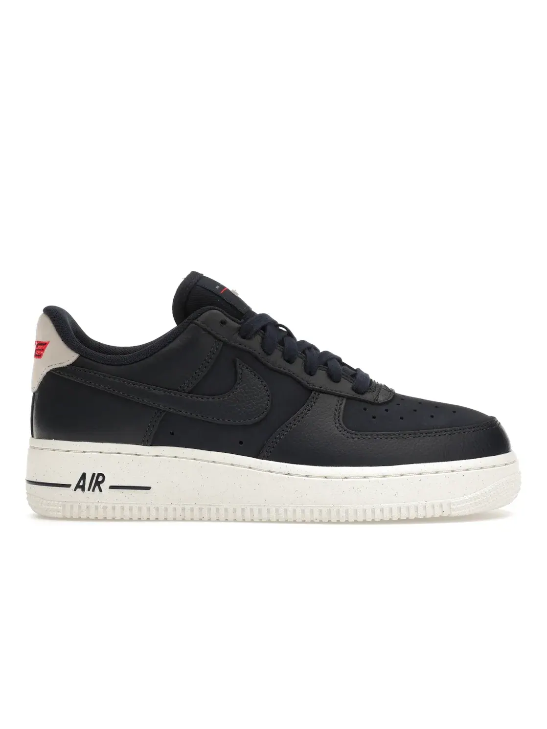 Женские кроссовки Lifestyle Nike Air Force 1 Low '07 — изображение 1 из 4