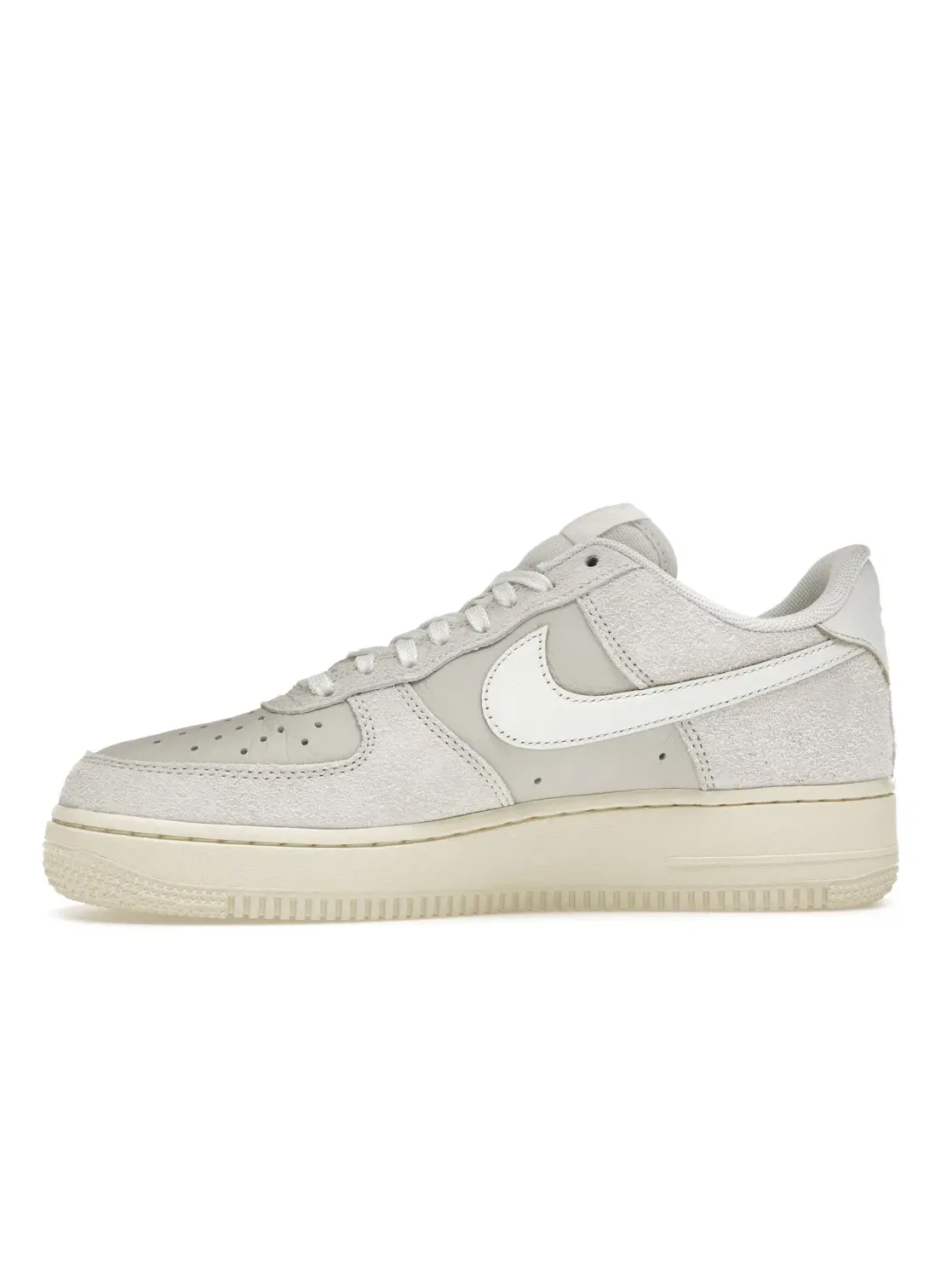 Мужские кроссовки для повседневной носки Nike Air Force 1 Low '07 — изображение 3 из 4, белый/светлый