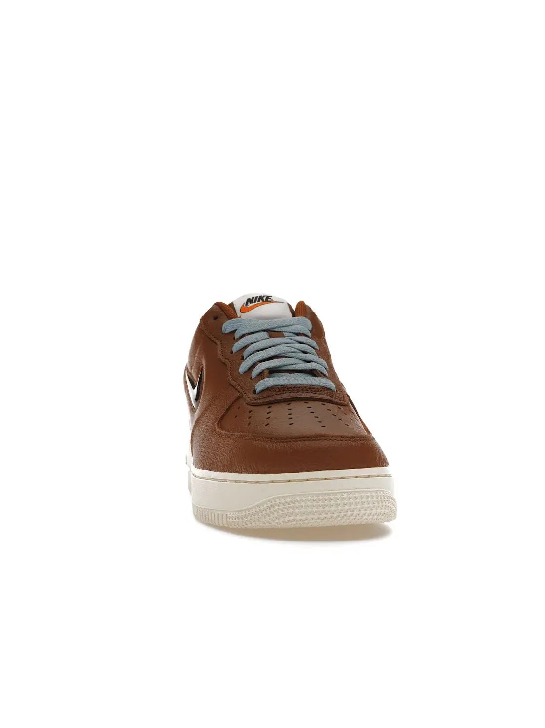Мужские кроссовки кожаные Nike Air Force 1 Low '07 Premium — изображение 2 из 4, оранжевый/черный
