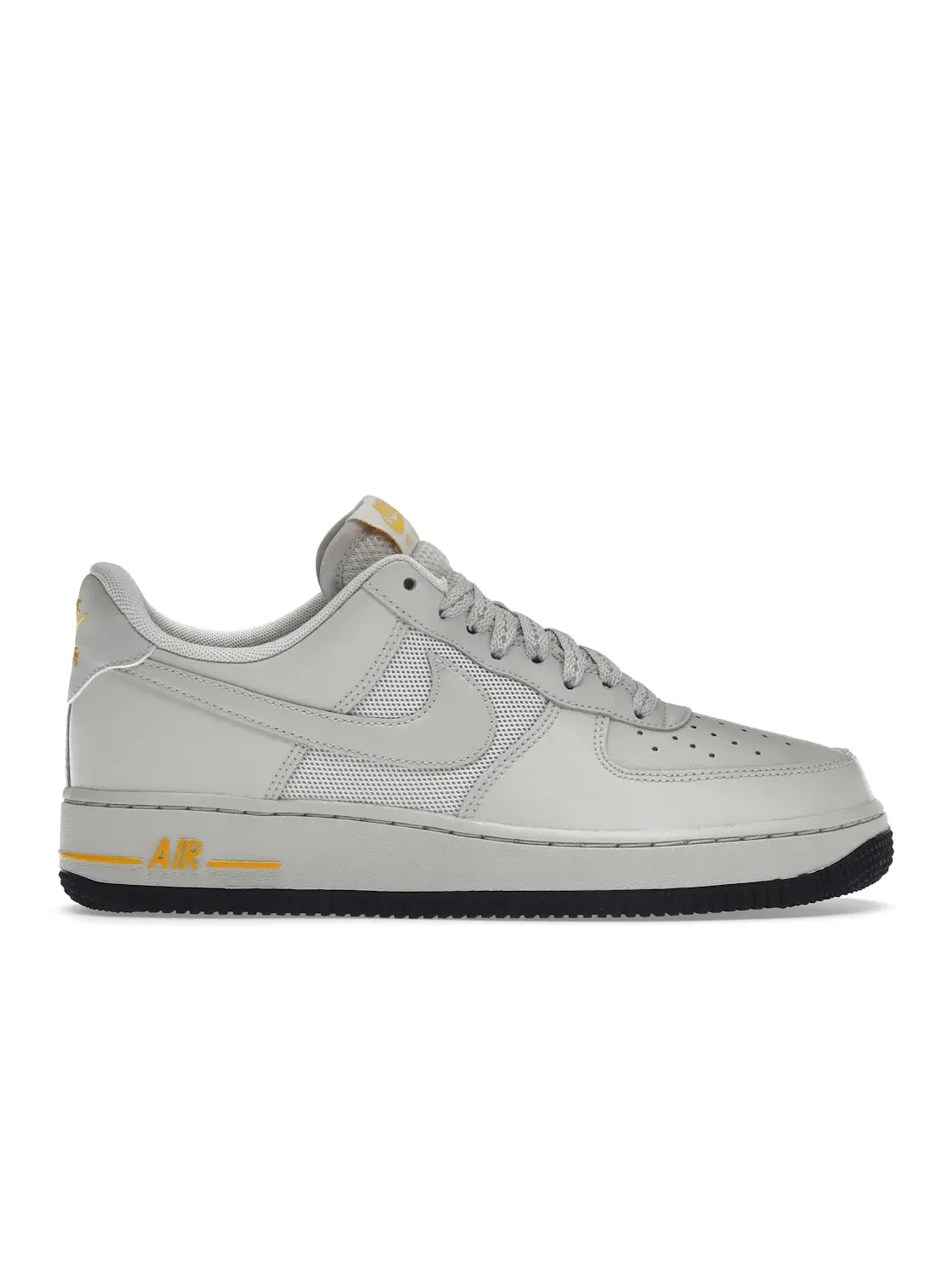 Мужские кроссовки Lifestyle Nike Air Force 1 Low '07 — изображение 1 из 4