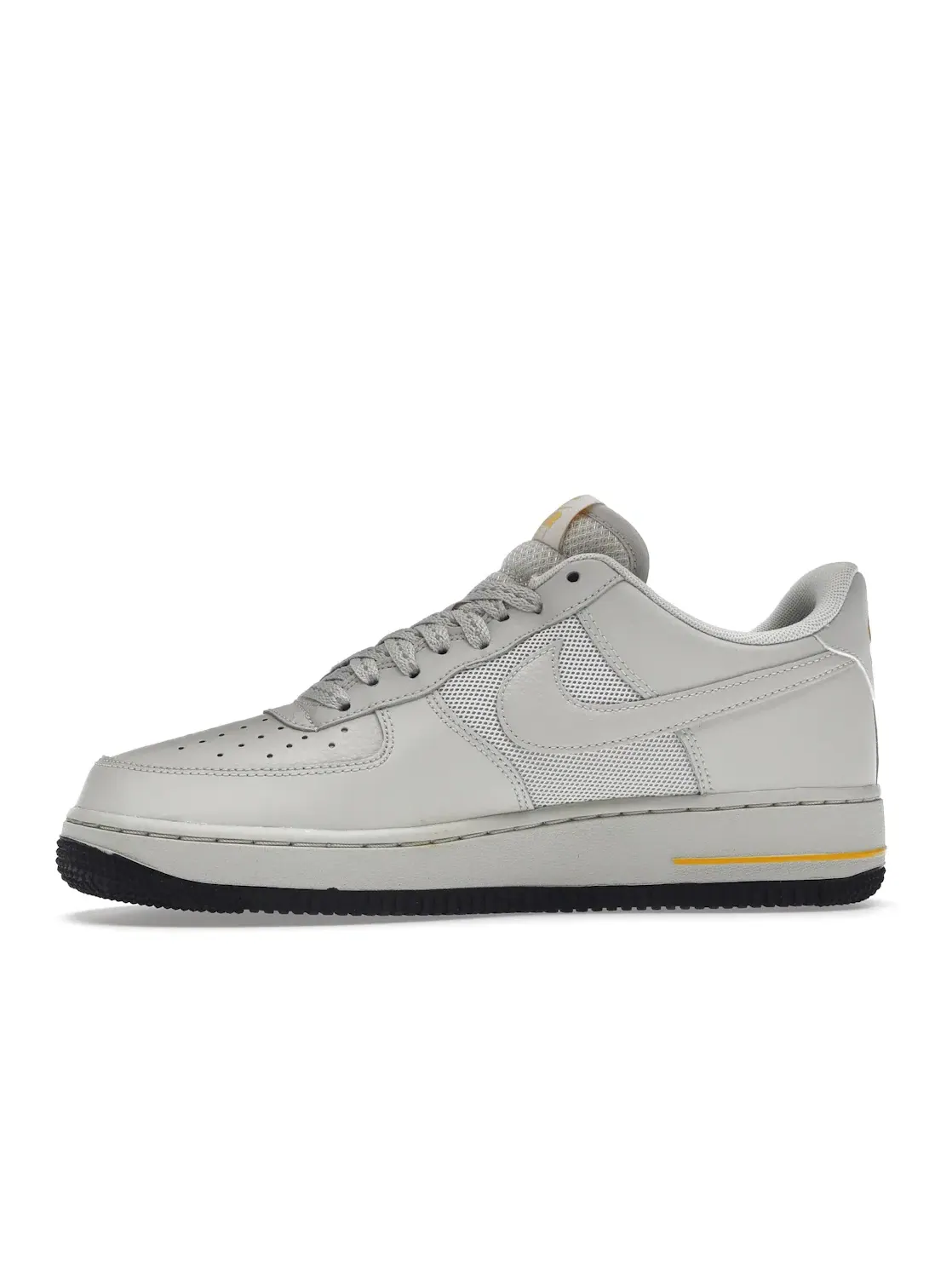 Мужские кроссовки Lifestyle Nike Air Force 1 Low '07 — изображение 3 из 4