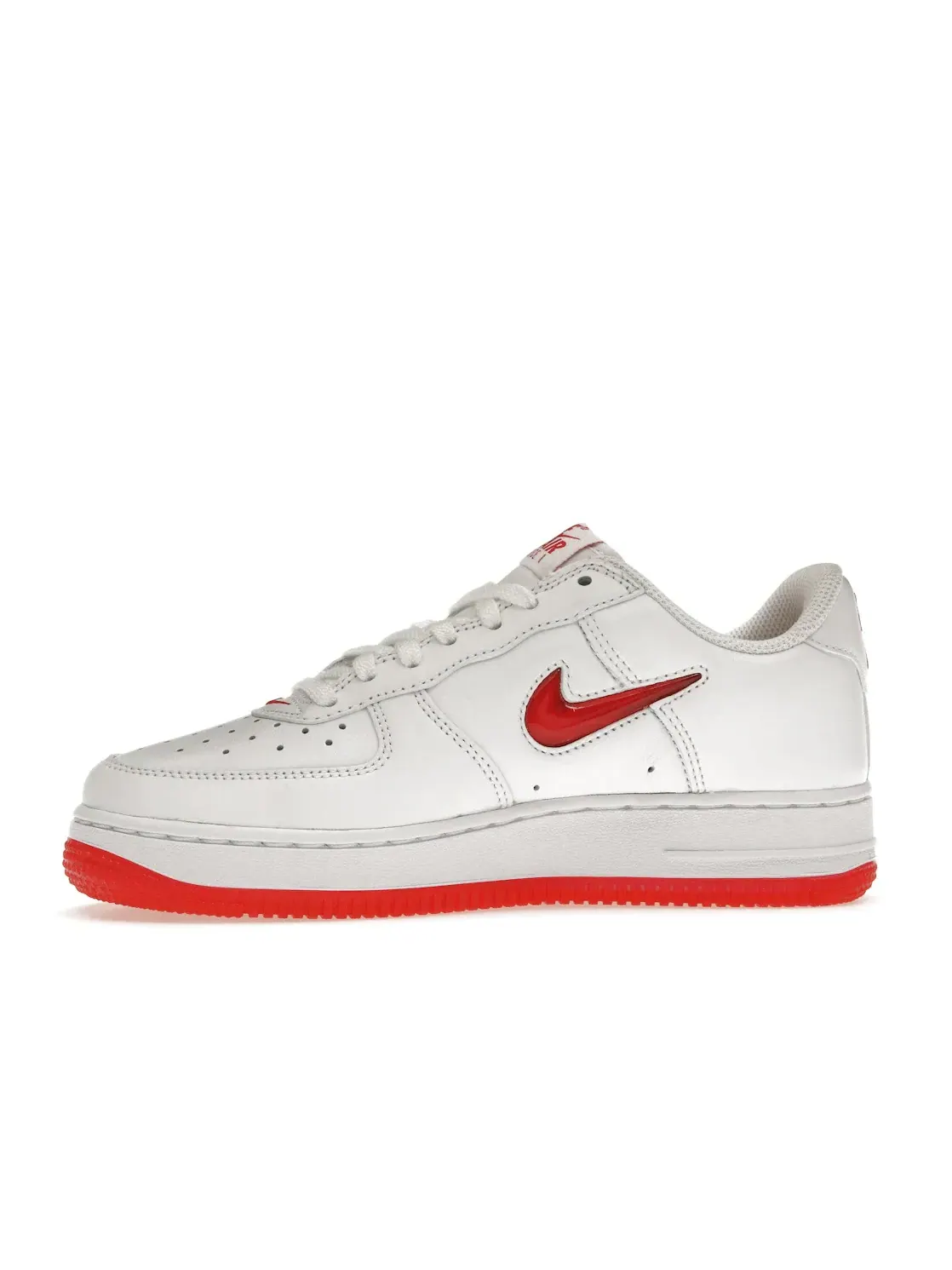 Мужские кроссовки Lifestyle Nike Air Force 1 Low '07 Retro — изображение 3 из 4, белый/красный