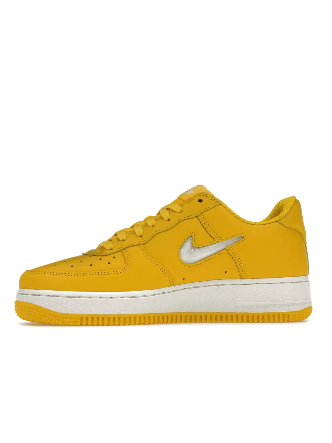 Мужские кроссовки с перфорированным верхом Nike Air Force 1 Low '07 Retro — изображение 3 из 4, желтый/белый-желтый