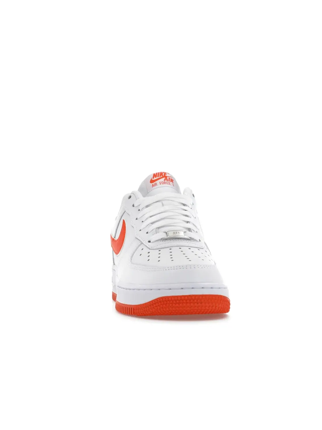 Мужские кроссовки для активного отдыха с перфорацией Nike Air Force 1 Low '07 Nike — изображение 2 из 4, белый/оранжевый
