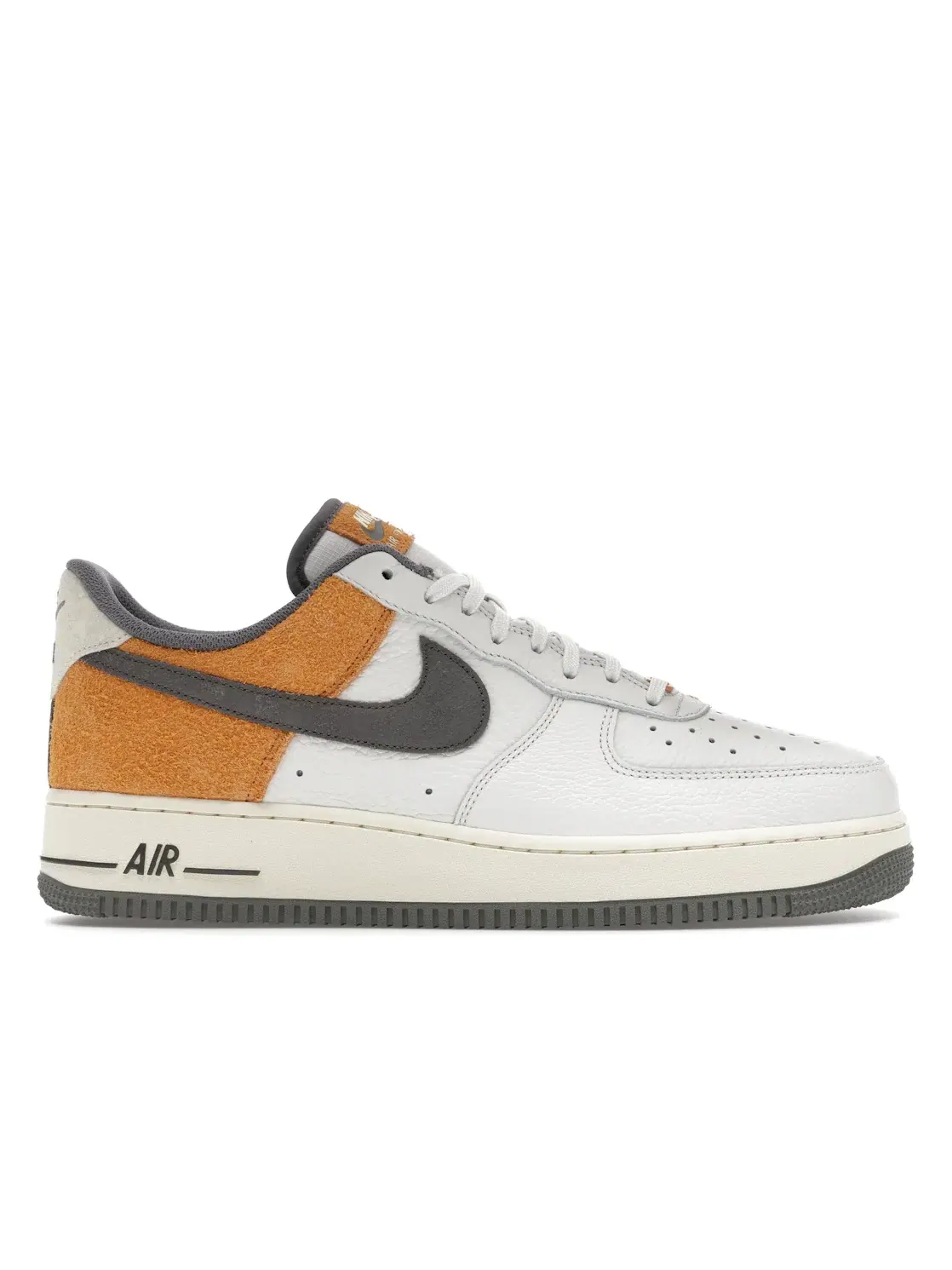 Мужские кроссовки Lifestyle Nike Air Force 1 Low '07 LV8, Phantom/Copper Moon/Coconut Milk/Flat Pewter — изображение 1 из 4