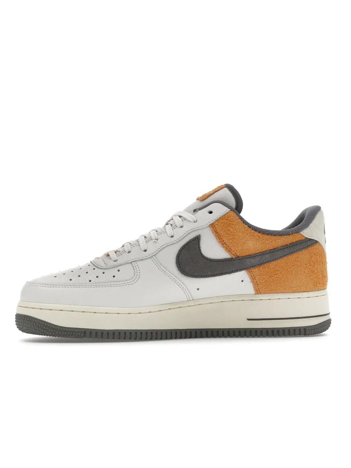 Мужские кроссовки Lifestyle Nike Air Force 1 Low '07 LV8, Phantom/Copper Moon/Coconut Milk/Flat Pewter — изображение 3 из 4