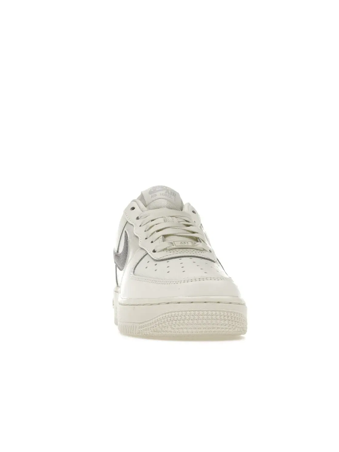 Женские кроссовки Nike Air Force 1 Low '07 — изображение 2 из 4, фиолетовый